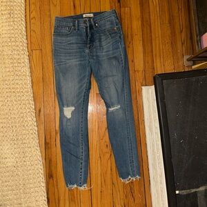 Madewell 9inch High Rise Skinny Jean w/ Rips at knees, light blue